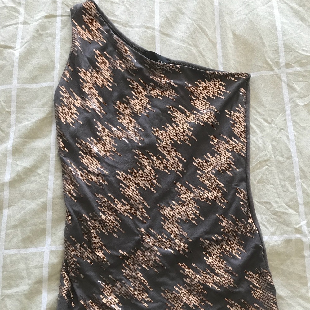 Gray one shoulder forever xxi 21 top with sequence